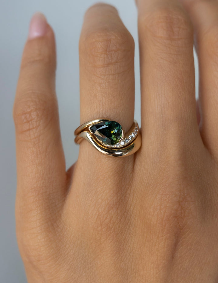 1.0CT-2.0CT Green-Blue Pear Cut Lab Grown Diamond Demi Pavé Engagement Ring