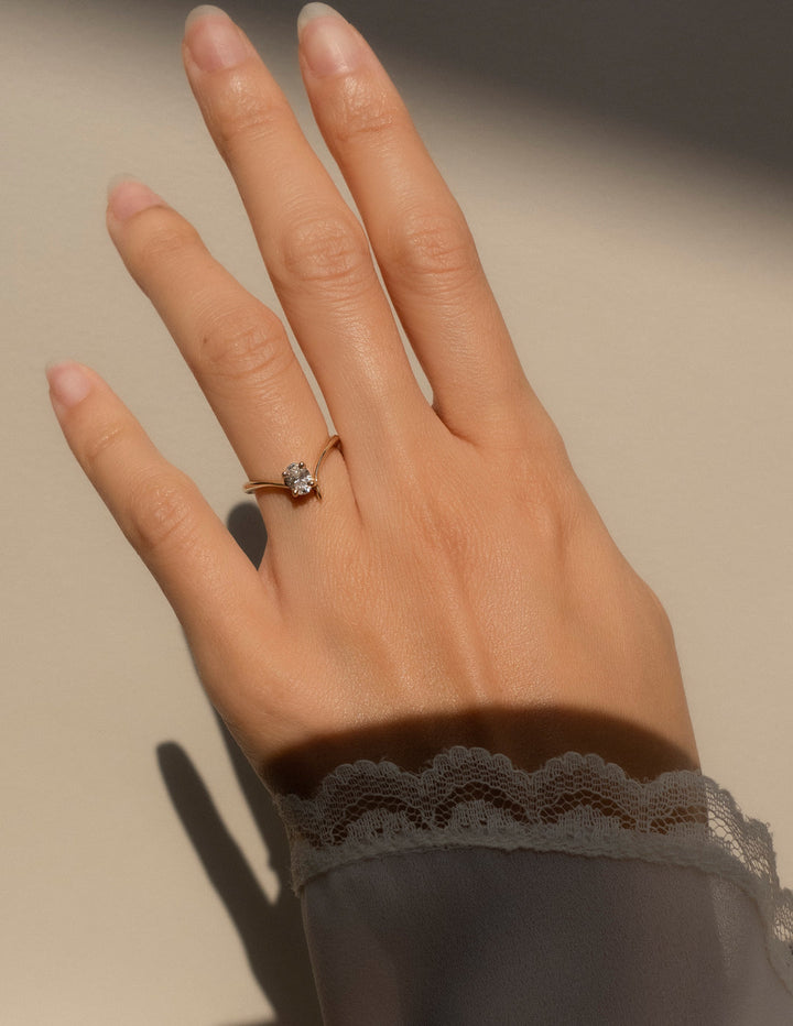Oval sophisticated engagement ring, Oval trendy engagement ring, Oval fashionable engagement ring, Oval ethical engagement ring, Oval sustainable engagement ring, Oval conflict-free engagement ring, Oval certified engagement ring, 