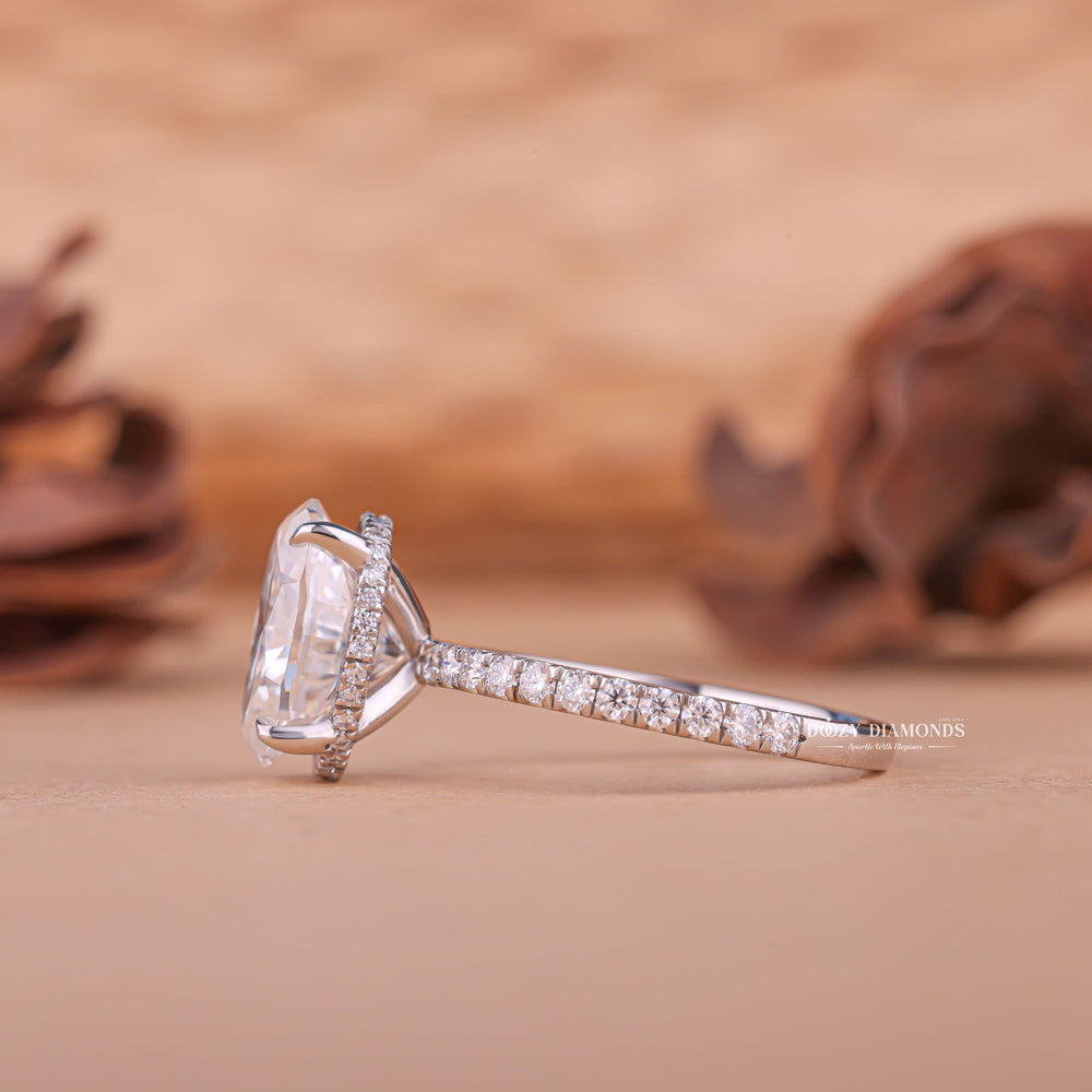Oval traditional diamond engagement ring, Oval brilliant cut diamond engagement ring, Oval ideal cut diamond engagement ring, Oval excellent cut diamond engagement ring,