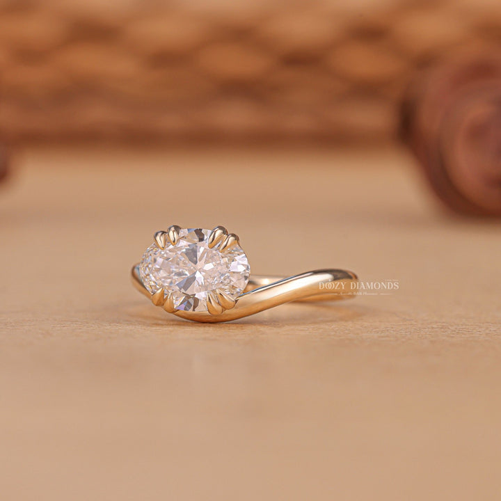 Oval elegant engagement ring, Oval glamorous engagement ring, Oval sophisticated engagement ring, Oval trendy engagement ring, Oval fashionable engagement ring, Oval ethical engagement ring, Oval sustainable engagement ring