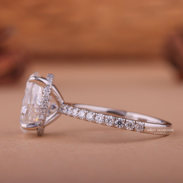 Oval trendy engagement ring, Oval fashionable engagement ring, Oval ethical engagement ring, Oval sustainable engagement ring, Oval conflict-free engagement ring,