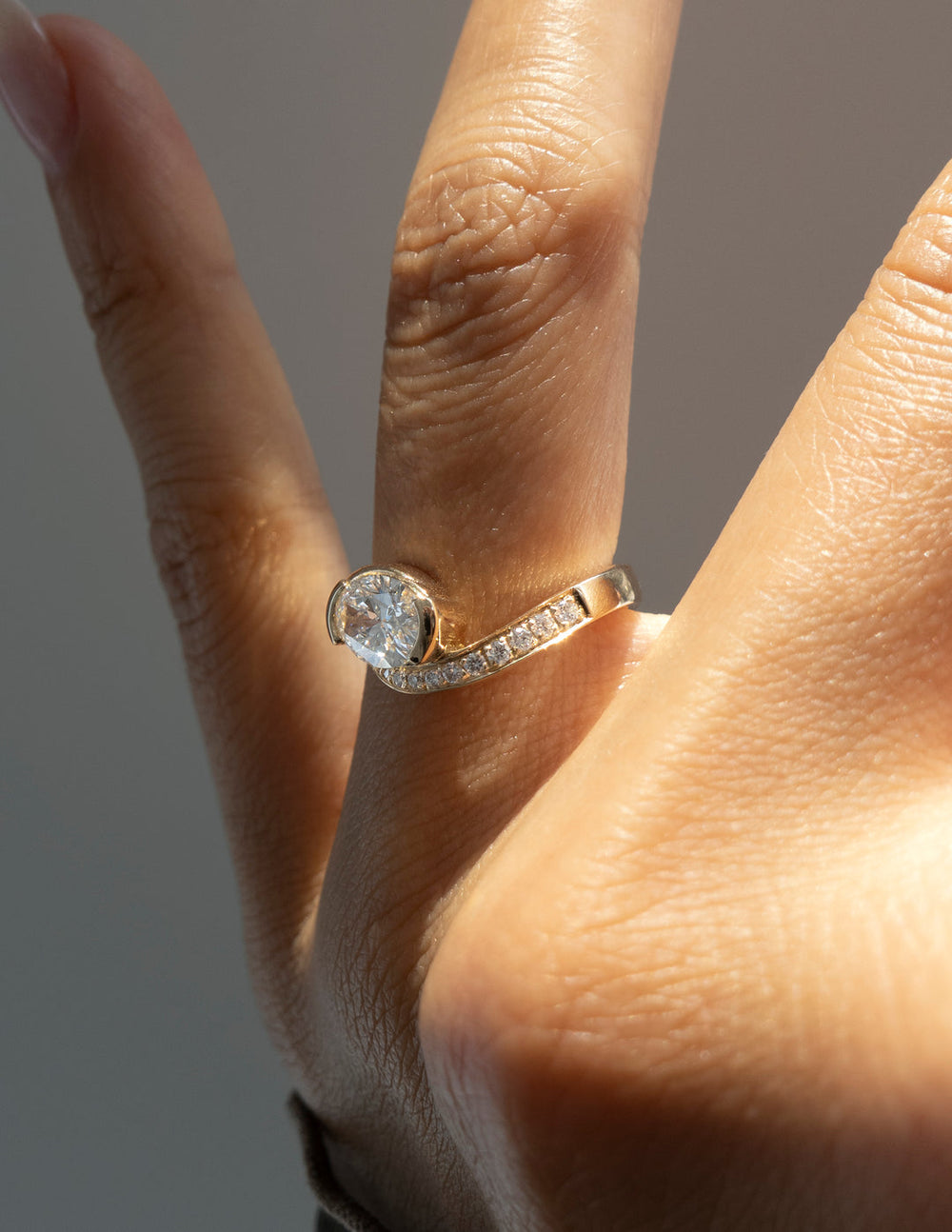  Oval trendy engagement ring, Oval fashionable engagement ring, Oval ethical engagement ring, Oval sustainable engagement ring,
