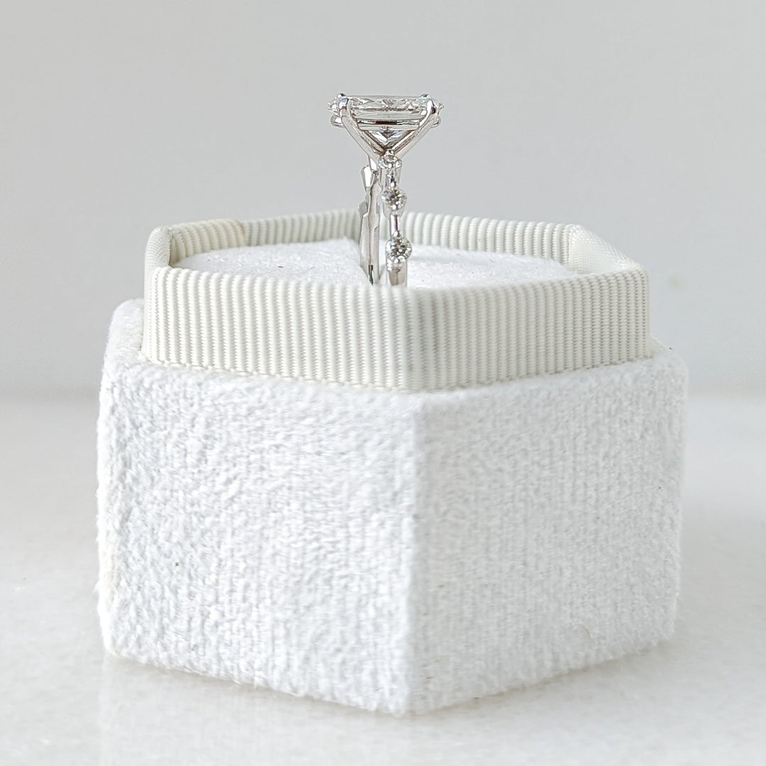 oval-f-vs1-diamond-engagement-ring-with-dainty-setting