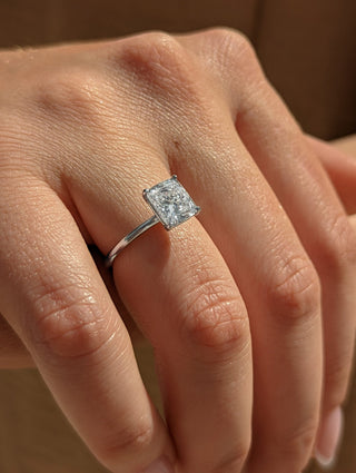 cushion-g-vs2-diamond-solitaire-engagement-ring