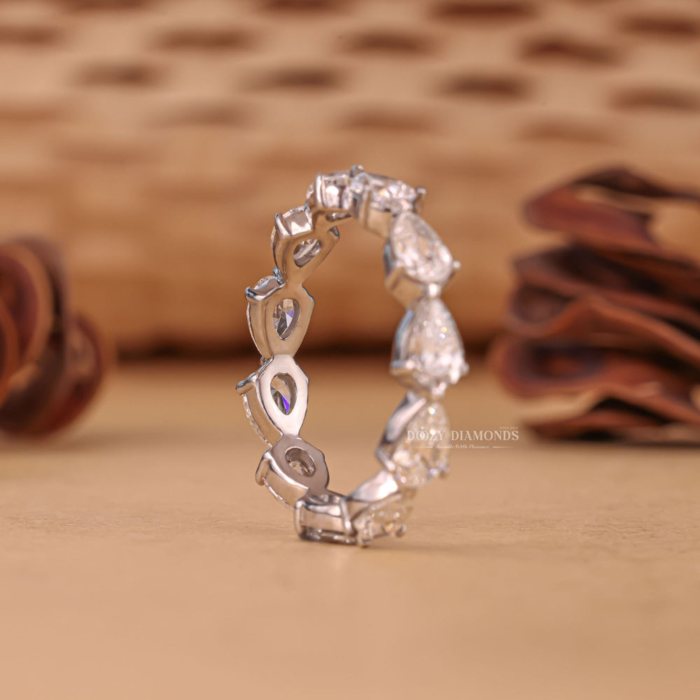 Pear diamond bridal band, Pear diamond band ring, Pear diamond promise band, Pear diamond band gold, Pear diamond band white gold, Pear diamond band rose gold, Pear diamond band yellow gold, 