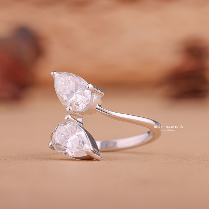 Pear contemporary diamond ring, Pear minimalist diamond ring, Pear intricate diamond ring, Pear bold diamond ring, Pear delicate diamond ring, Pear timeless diamond ring, 