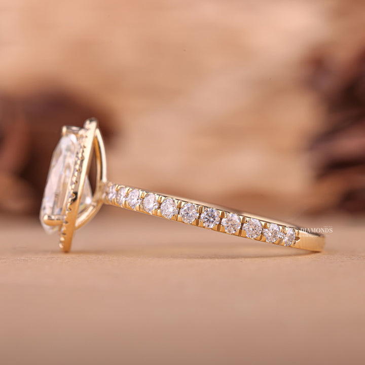 Pear versatile diamond ring, Pear ethical diamond ring, Pear sustainable diamond ring, Pear conflict-free diamond ring, Pear lab-grown diamond ring,