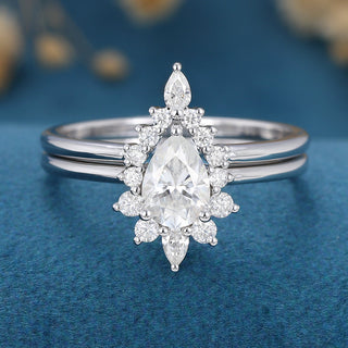 pear-shaped-moissanite-halo-nature-inspired-bridal-set