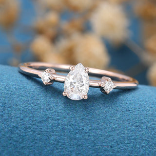 pear-shaped-moissanite-solitaire-engagement-ring