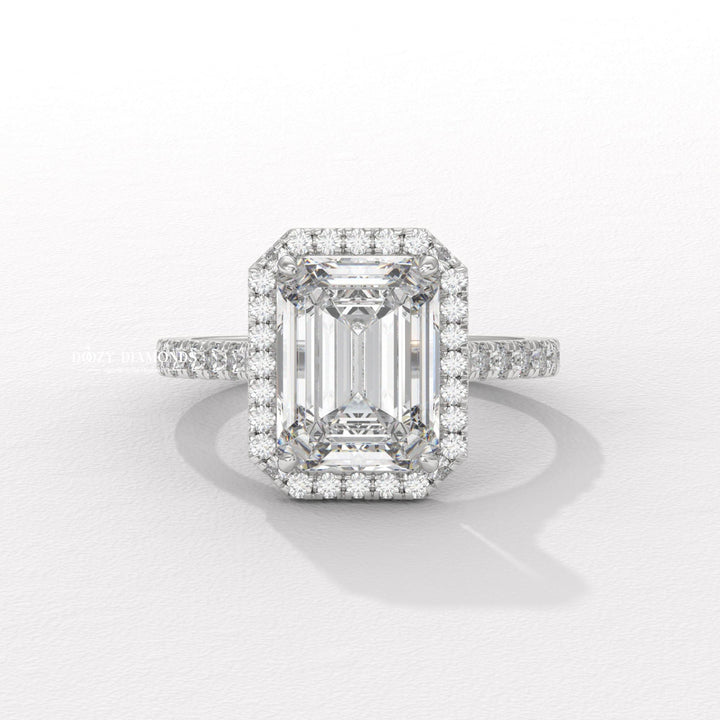 White gold emerald ring
Platinum emerald ring
Gold engagement ring
Diamond ring
Lab grown diamond 