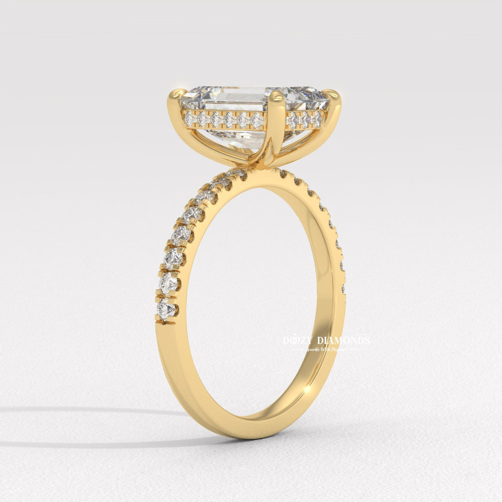 18k yellow gold oval ring
Platinum oval three side pavé
High clarity lab diamond
D-E-F color lab diamond ring