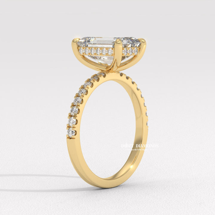 18k yellow gold oval ring
Platinum oval three side pavé
High clarity lab diamond
D-E-F color lab diamond ring