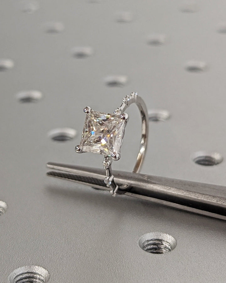 Princess engagement ring with exceptional brilliance and shine