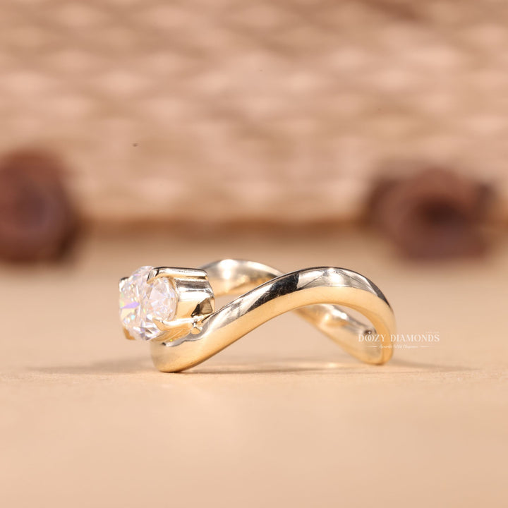 2.0CT-3.0CT Oval Cut E/VS1 Lab Grown Diamond U Shape Curved Engagement Ring