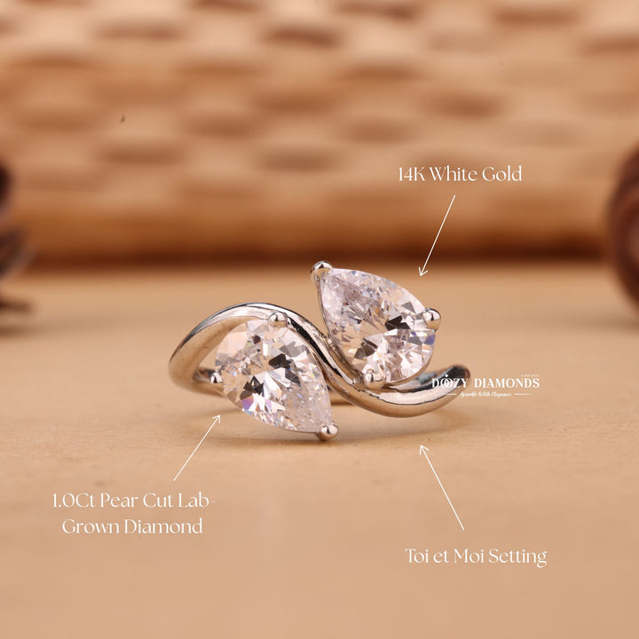 Pear Cut E/VS2 Lab Grown Toi et Moi Diamond Engagement Ring