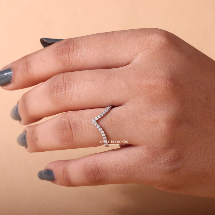 Round Cut Lab Grown Diamond EF/VVS Curved Wedding Band
