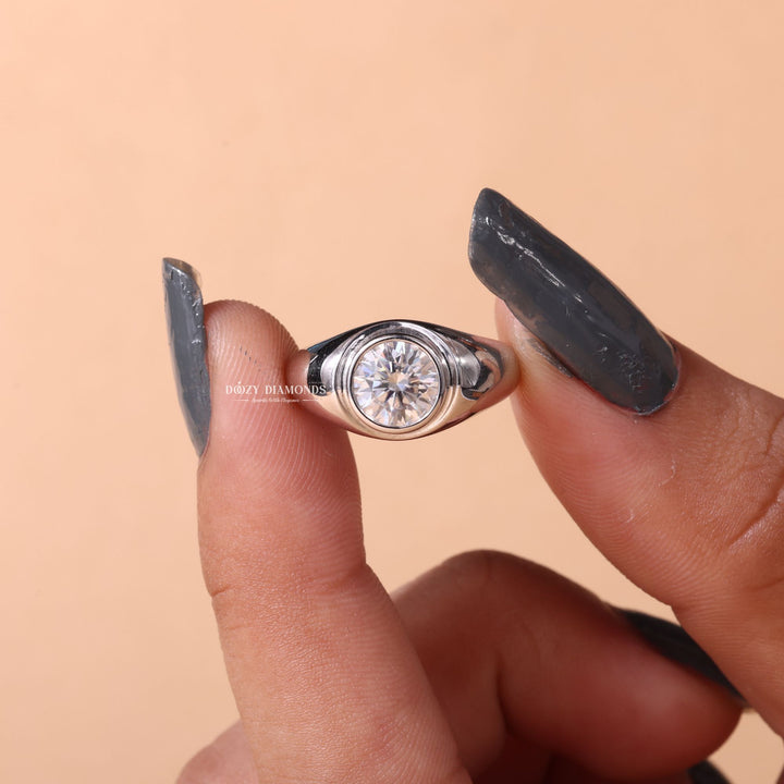 1.0CT-2.0CT Round Cut E/VS1 Lab Grown Diamond Dome Engagement Ring