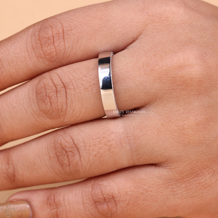 Round Cut Lab Grown Diamond EF/VVS Plain Gold Wedding Band