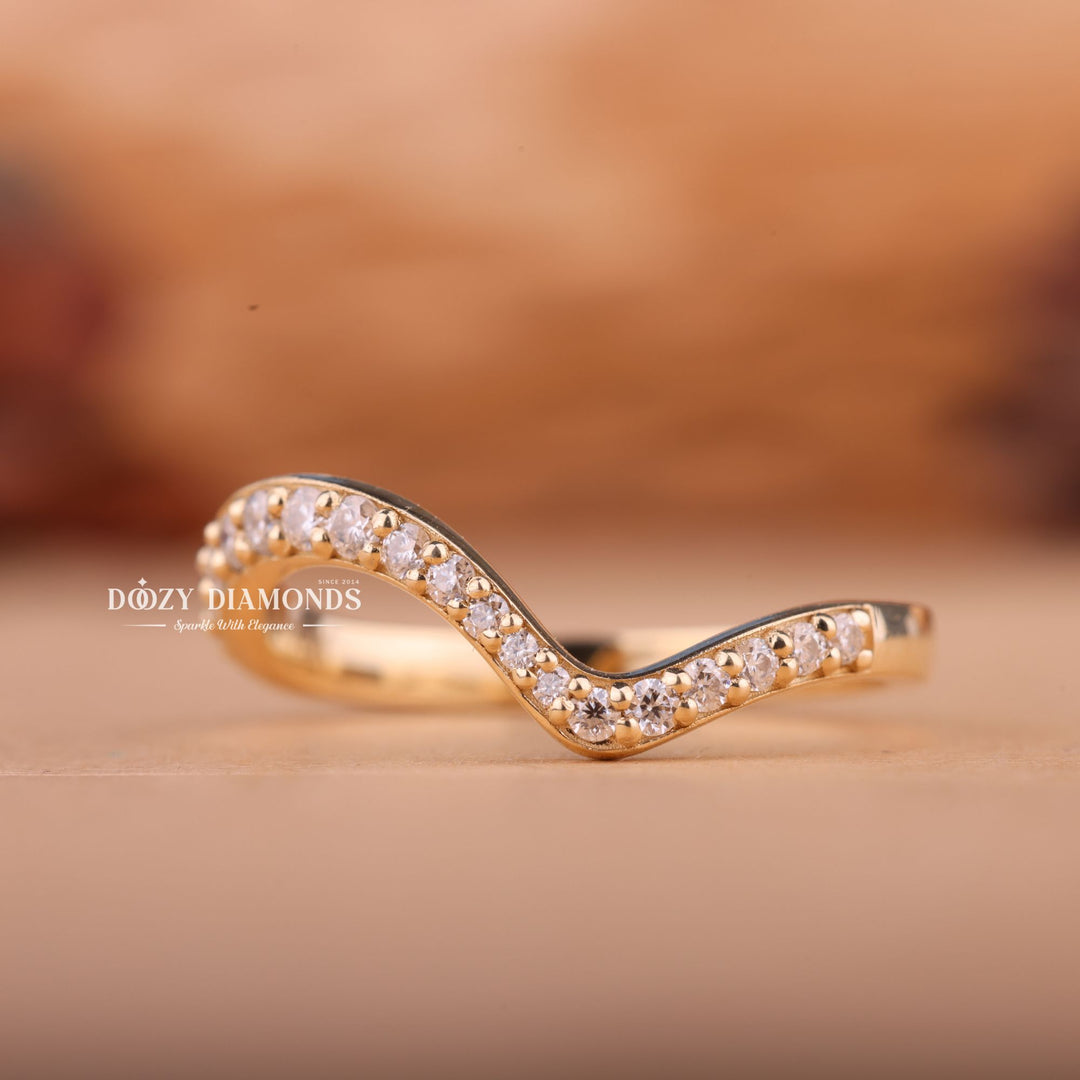 Round Lab Grown Diamond EF/VVS Curved Wedding Band