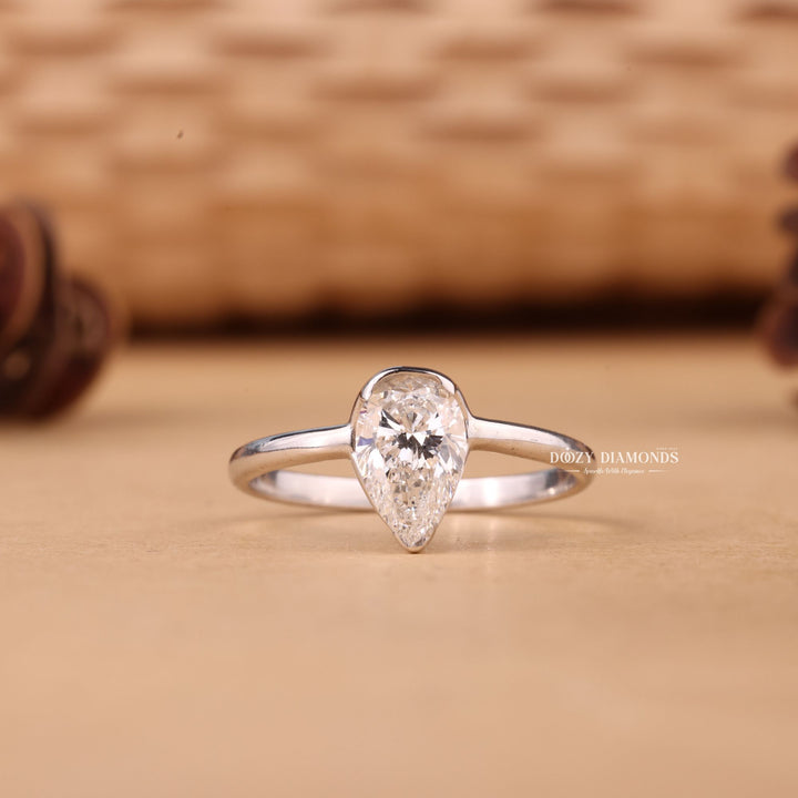 1.0CT-2.0CT Pear Cut E/VS2 Lab Grown Diamond Solitaire Engagement Ring for Her
