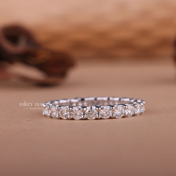 Round EF/VVS Lab Grown Diamond Shared Prongs Full Eternity Wedding Band