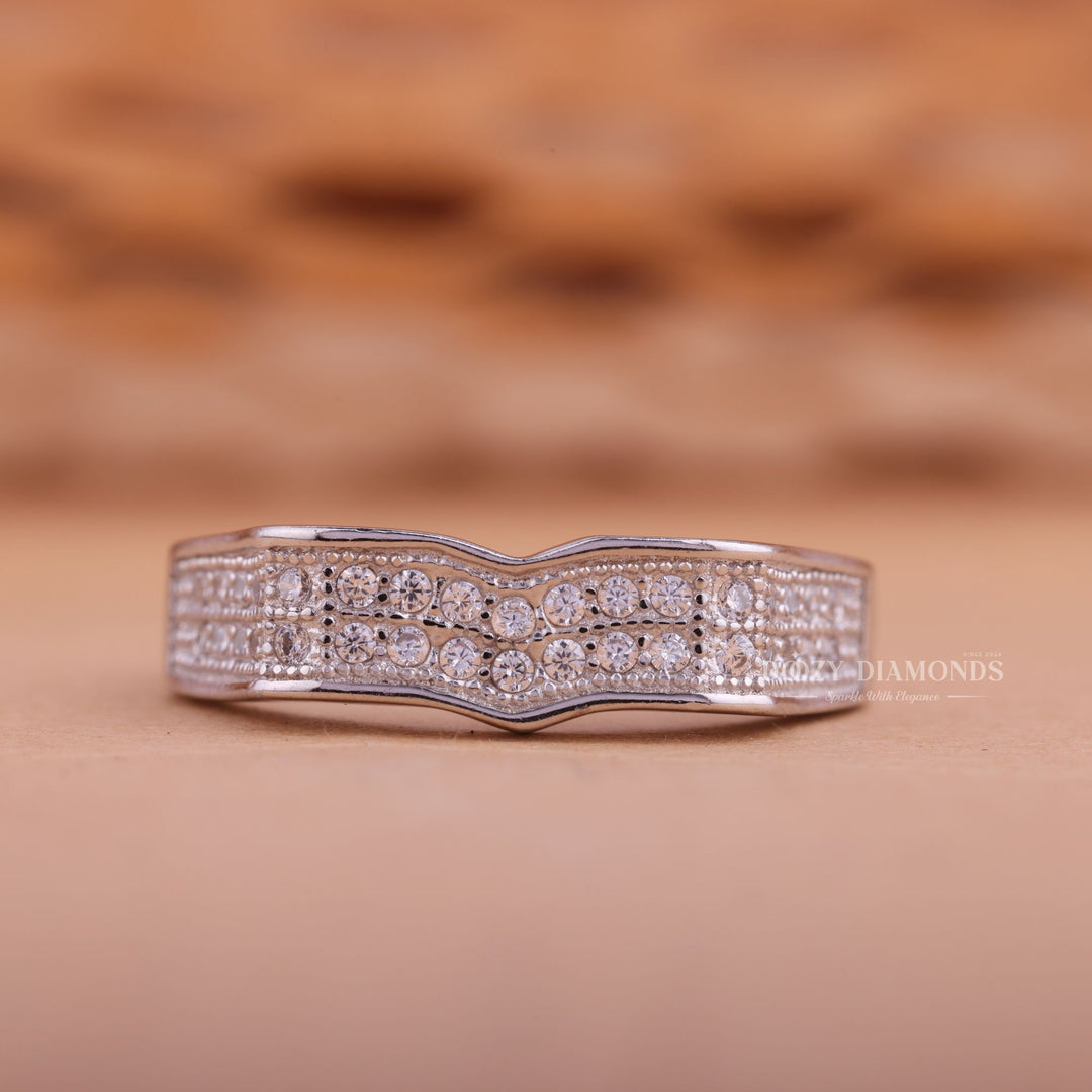Round Diamond CVD EF/VVS Vintage V Shape Wedding Band