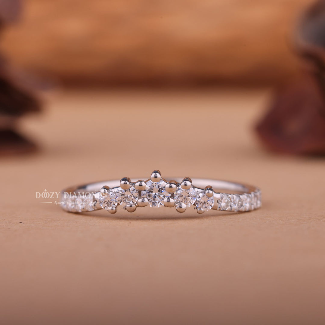 Round Lab Grown Diamond EF/VVS Curved Wedding Band