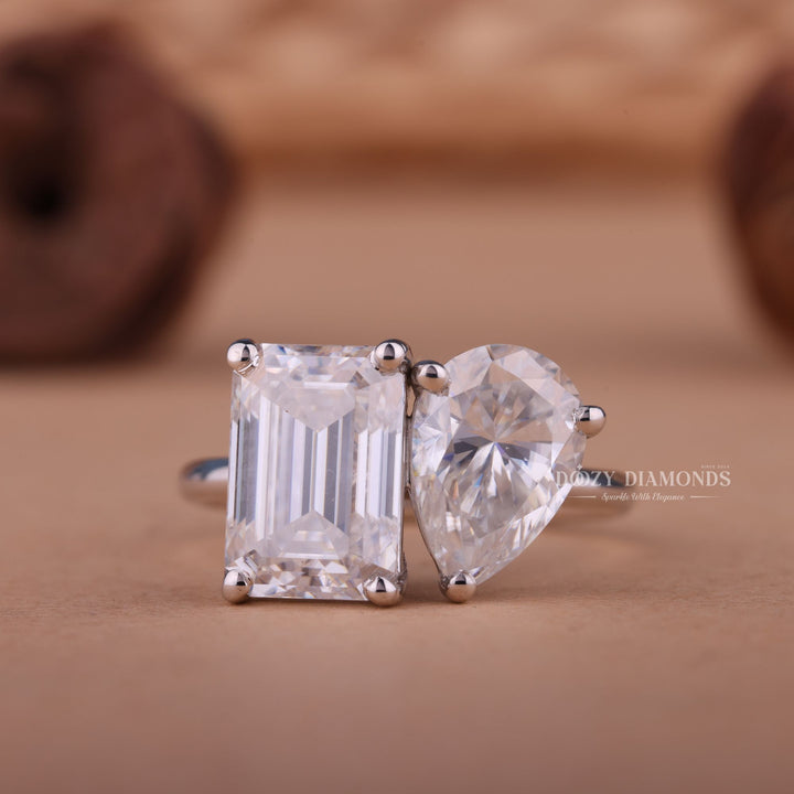 1.0CT-2.0CT Pear & Emerald F/VS1 Lab Grown Diamond Toi et Moi Engagement Ring