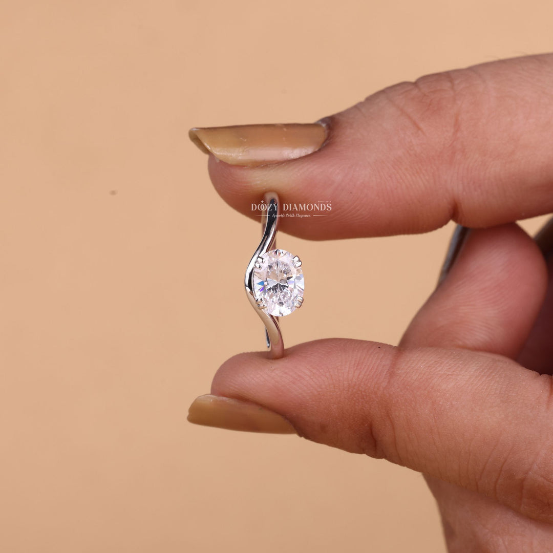 2.0CT-3.0CT Oval Cut E/VS1 Lab Grown Diamond Curved Engagement Ring