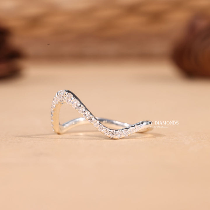 Round Cut Lab Grown Diamond EF/VVS Waves Wedding Band