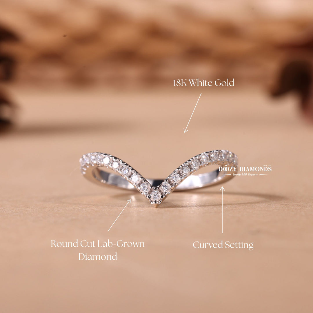 Round Cut Lab Grown Diamond EF/VVS Curved Wedding Band