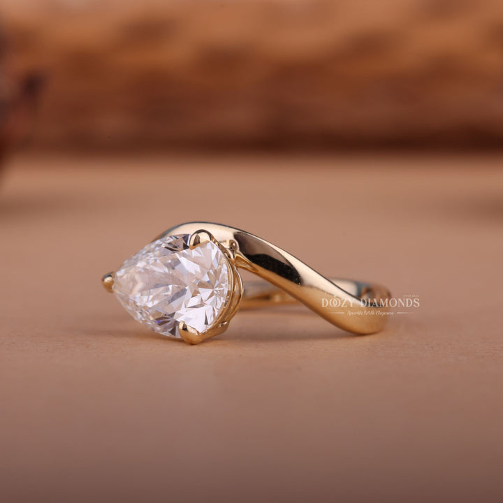 2.0CT-3.0CT Pear East West F/VS1 Lab Grown Diamond Engagement Ring