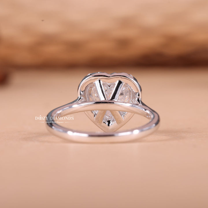 1.50CT-2.50CT Heart E/VS2 Lab Grown Diamond Halo Engagement Ring