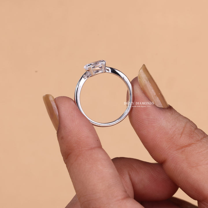 2.0CT-3.0CT Oval Cut E/VS1 Lab Grown Diamond Curved Engagement Ring