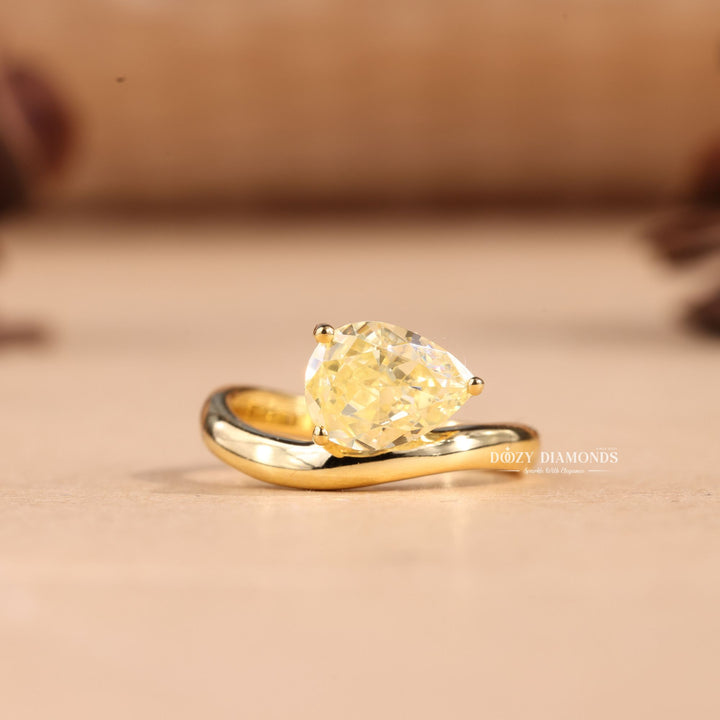 2.0CT-3.0CT Yellow Pear Cut E/VS1 Lab Grown Waves Diamond Engagement Ring