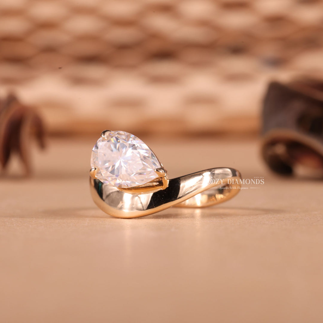 2.0CT-3.0CT East West Pear E/VS1 Lab Grown Diamond Unique Wave Engagement Ring
