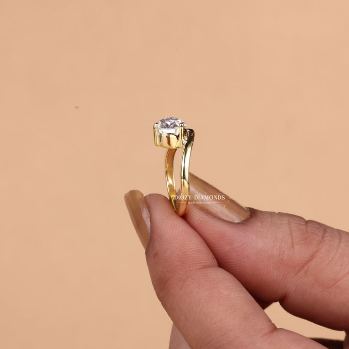 2.50CT-3.50CT Pear Cut E/VS2 Lab Grown Diamond Dome Engagement Ring