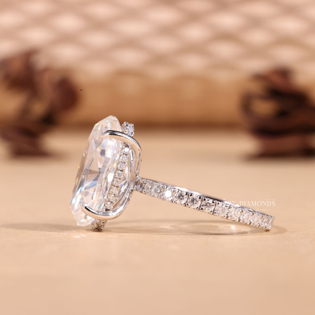 4.0CT-6.0CT Elongated Oval E/VS2 Lab Grown Diamond Hidden Halo Engagement Ring