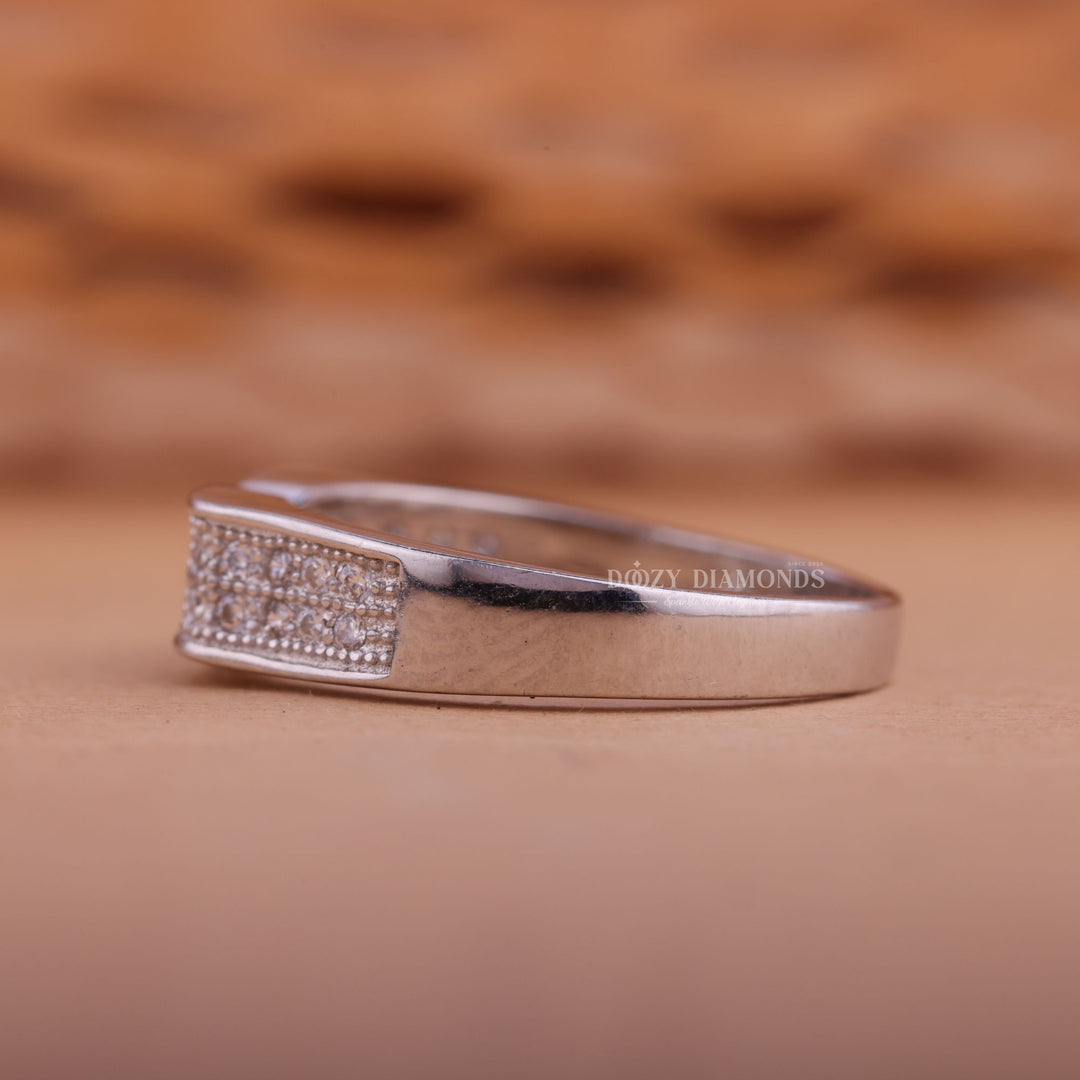 Round Diamond CVD EF/VVS Vintage V Shape Wedding Band