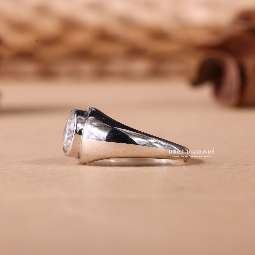 1.0CT-2.0CT Round Cut E/VS1 Lab Grown Diamond Dome Engagement Ring