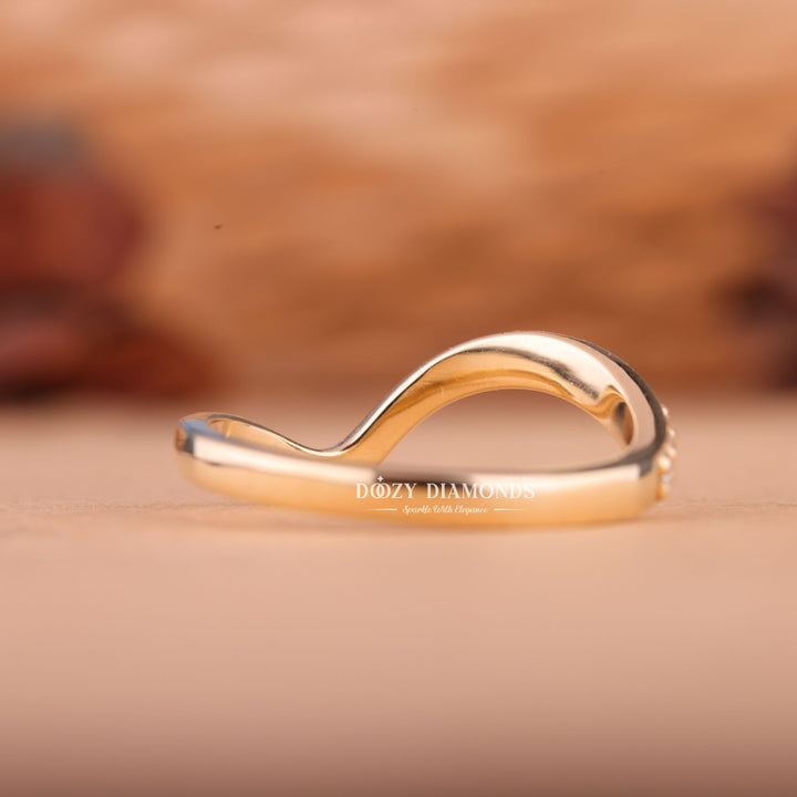Round Lab Grown Diamond EF/VVS Curved Wedding Band