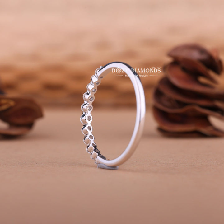 Round EF/VVS Diamond Lab Grown Single Prong Wedding Band