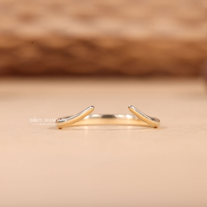 18K Solid Yellow Gold Curved Eve Wedding Band