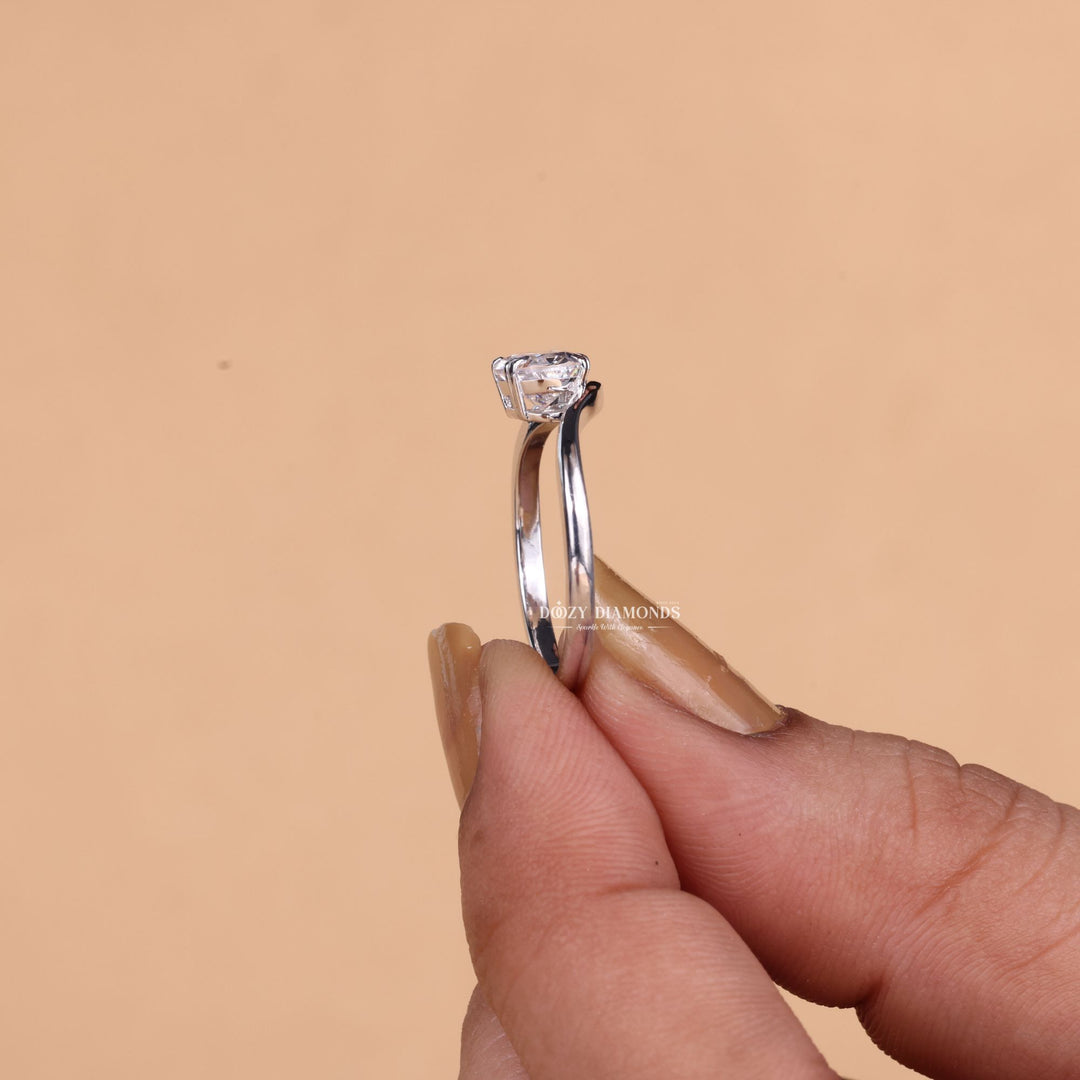 2.0CT-3.0CT Oval Cut E/VS1 Lab Grown Diamond Curved Engagement Ring