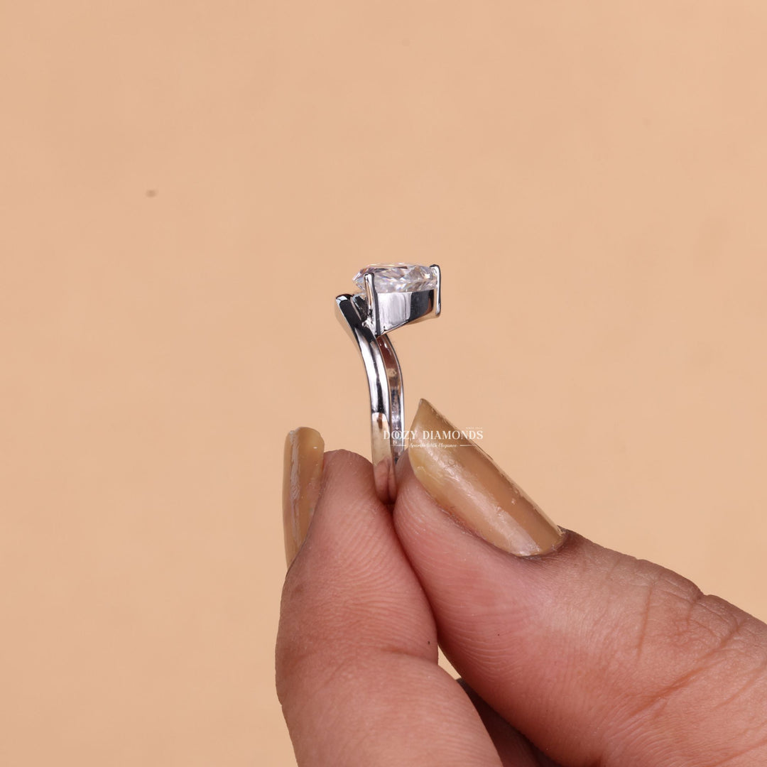 2.0CT-3.0CT Pear Cut F/VS1 Lab Grown Diamond Waves Engagement Ring