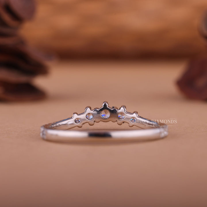 Round Lab Grown Diamond EF/VVS Curved Wedding Band