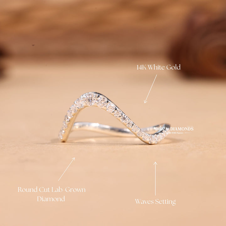 Round Cut Lab Grown Diamond EF/VVS Waves Wedding Band