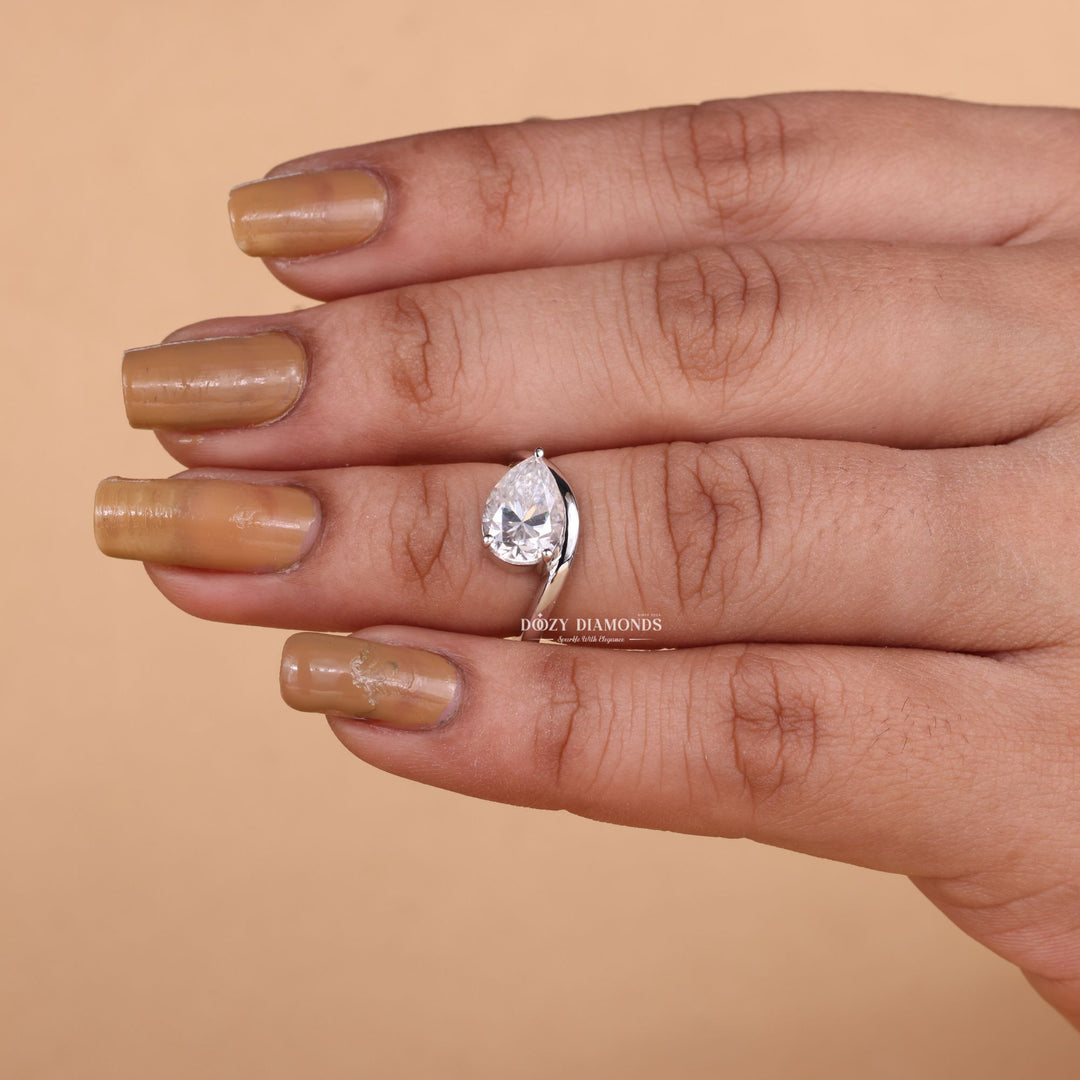 2.0CT-3.0CT Pear Cut F/VS1 Lab Grown Diamond Waves Engagement Ring