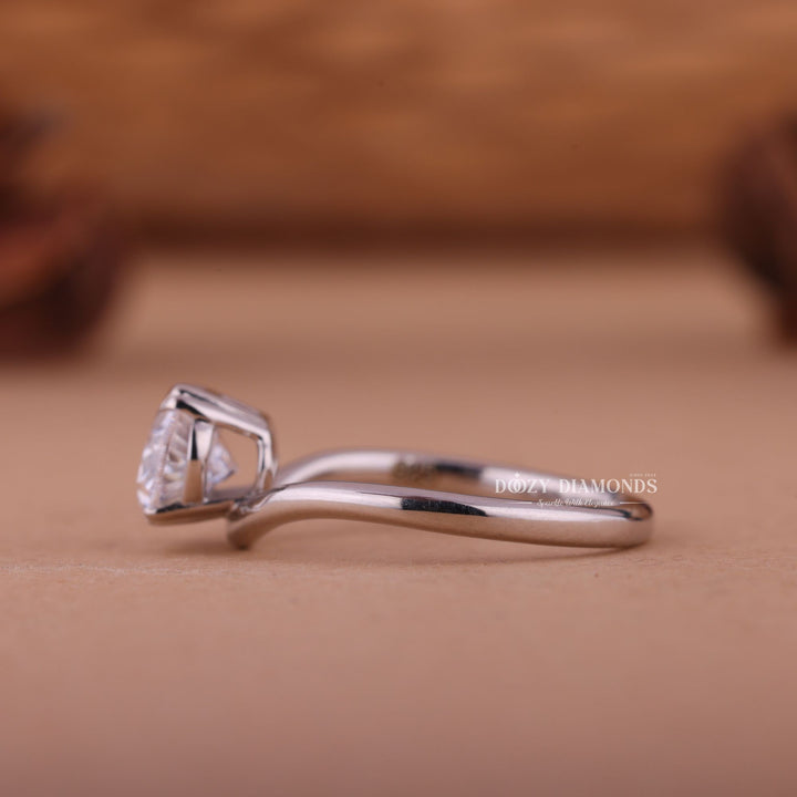 2.0CT-3.0CT East West Oval F/VS1 Lab Grown Diamond Wave Engagement Ring