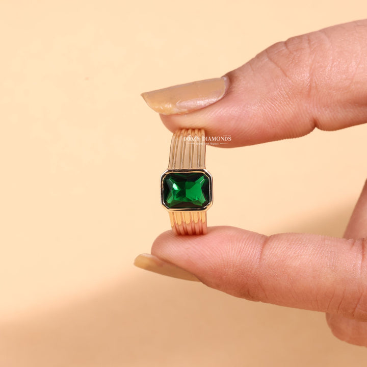 2.0CT-3.0CT Emerald E/VS1 Lab Grown Diamond Bezel Set Engagement Ring